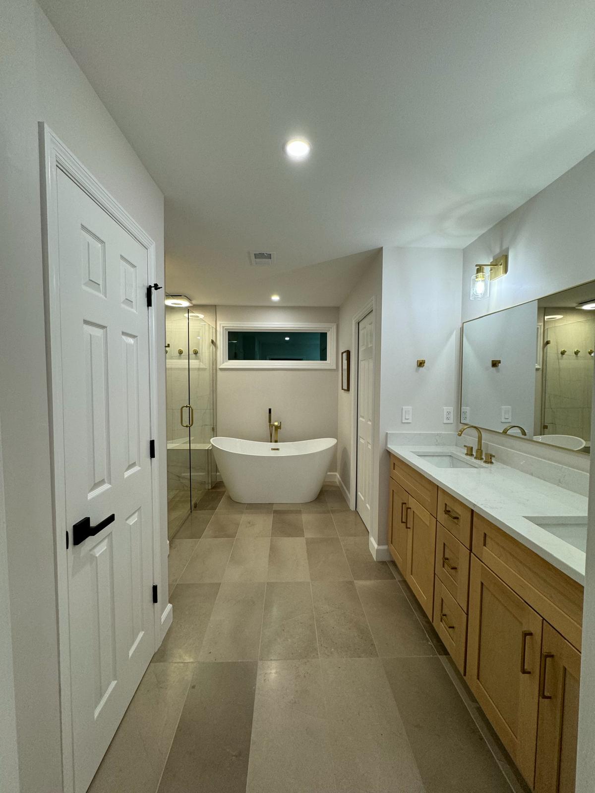 Bathroom with premium finishes