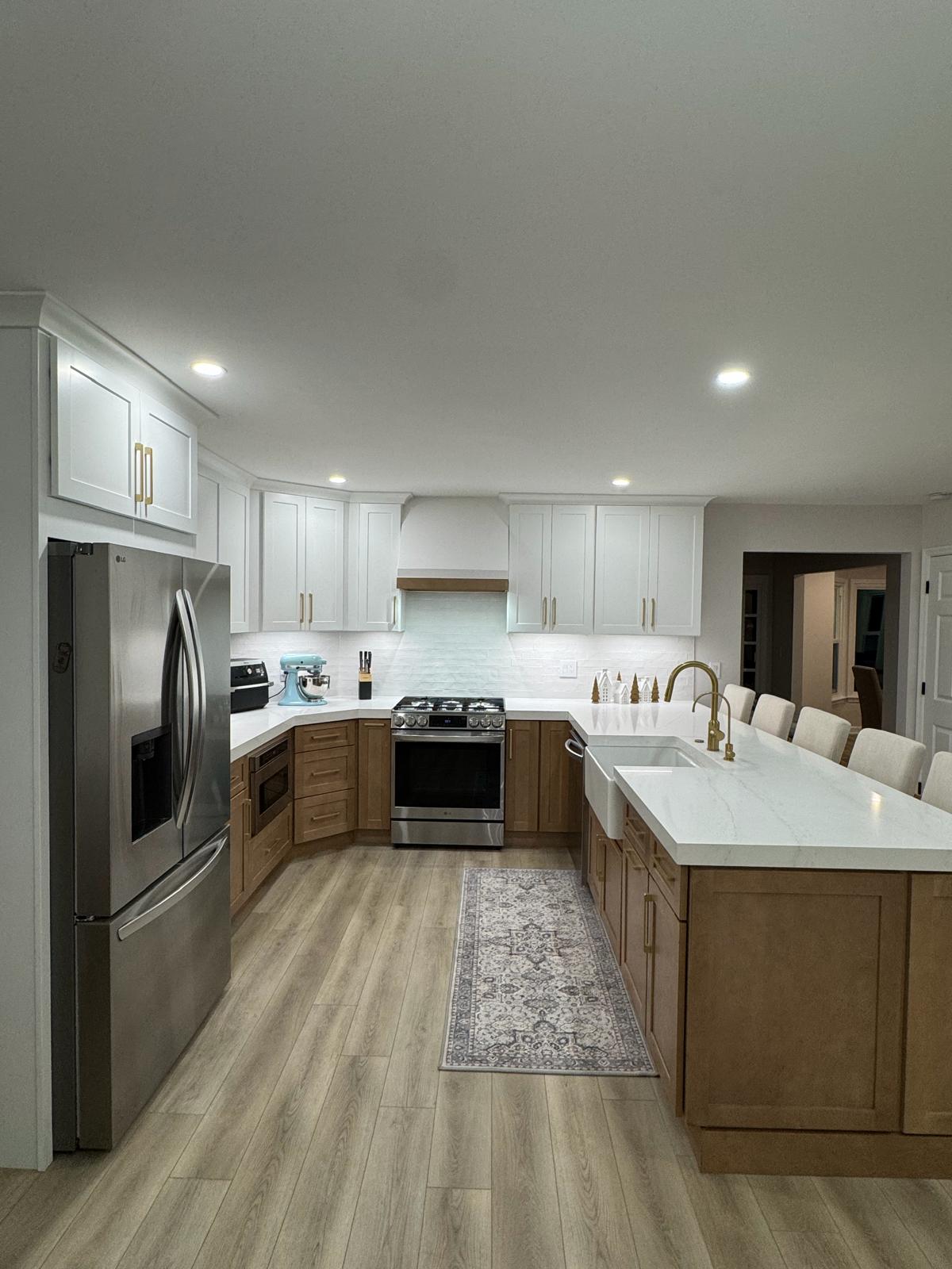 Cozinha renovada com design contemporâneo